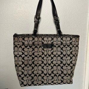 Coach Signature Canvas Hamptons Book Tote in Black and Tan F13063